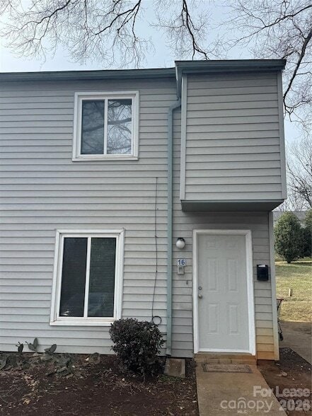 2022 Harvest Ln, Unit 16 in Charlotte, NC - Building Photo - Building Photo