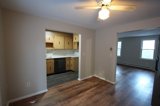 70 Beach St in Wrentham, MA - Building Photo - Building Photo