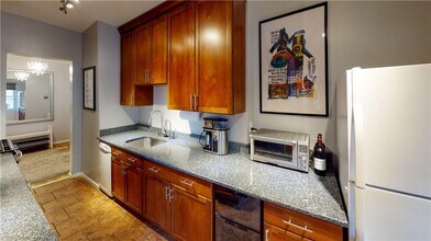 42 Barker Ave in White Plains, NY - Building Photo - Building Photo