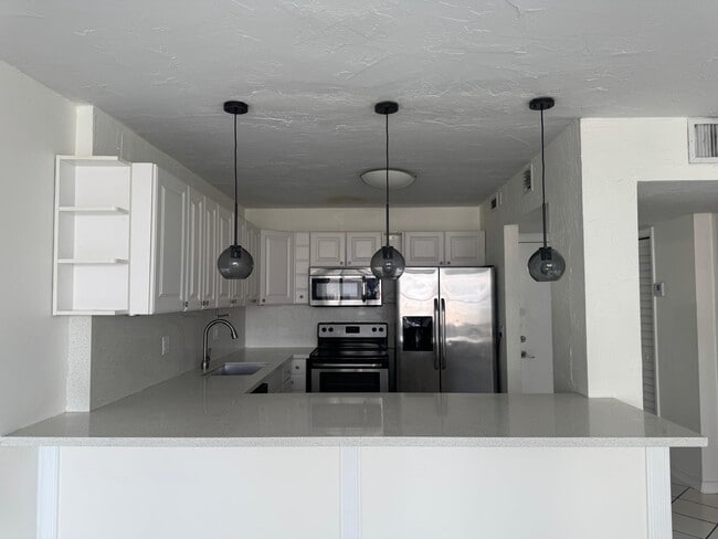 1801 S Ocean Dr, Unit 947 in Hallandale Beach, FL - Foto de edificio - Building Photo