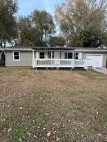 3211 W Walnut St in Springfield, MO - Building Photo