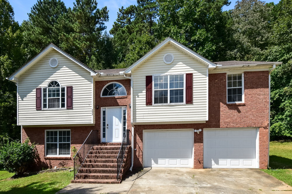 6052 Arbor Links Rd in Lithonia, GA - Building Photo