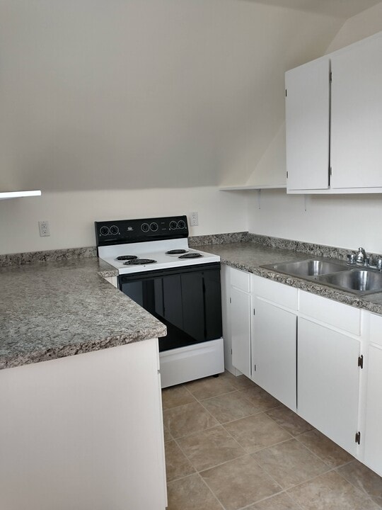 302 Maple St, Unit 3 in Medford, OR - Foto de edificio