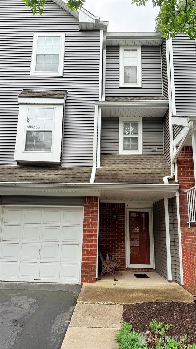 0-75 W Shrewsbury Pl in Princeton, NJ - Foto de edificio - Building Photo