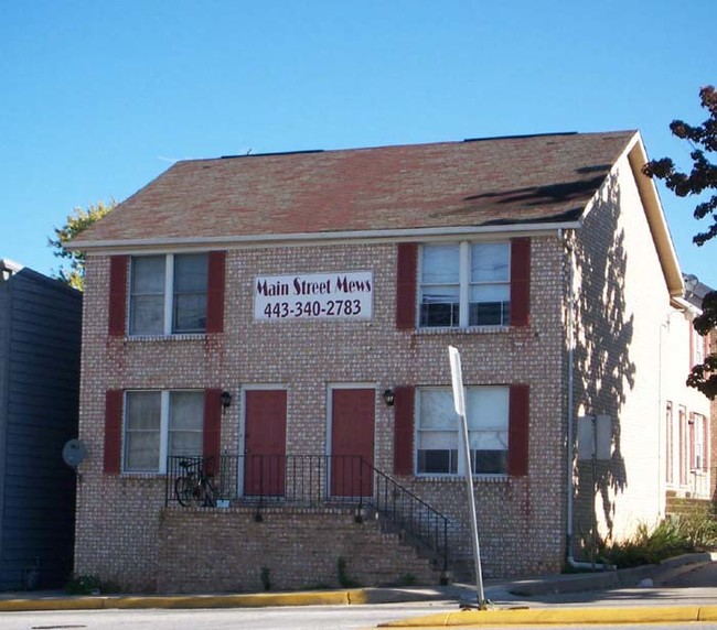 301-305 E Main St in Westminster, MD - Foto de edificio - Building Photo