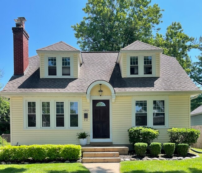 1312 N Maple Ave in Royal Oak, MI - Foto de edificio - Building Photo