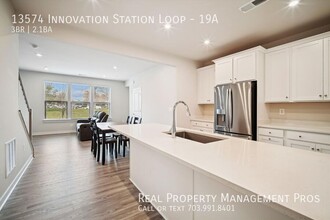 13574 Innovation Station Lp in Herndon, VA - Building Photo - Building Photo