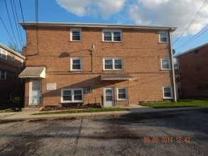 6230 W 64th Pl in Chicago, IL - Building Photo - Building Photo