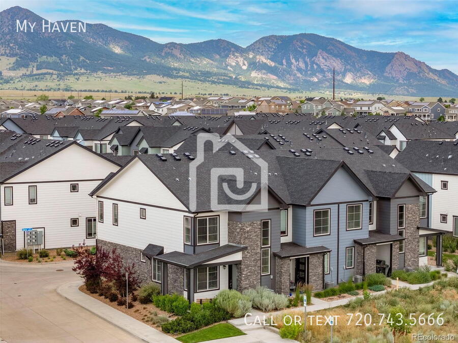 9284 Gore St in Arvada, CO - Building Photo