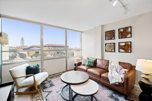 1800 Lavaca St, Unit GO ID1511908P in Austin, TX - Building Photo