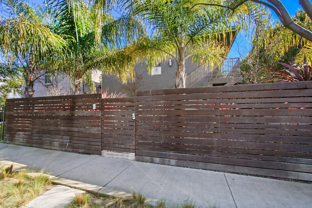 634 Westminster Ave in Los Angeles, CA - Building Photo