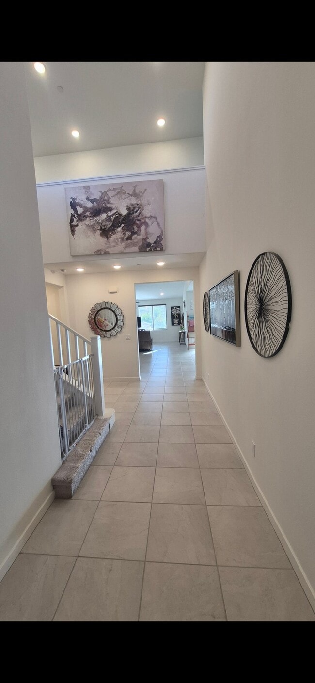 31192 Campolina Way, Unit MASTER BEDROOM in Menifee, CA - Building Photo - Building Photo