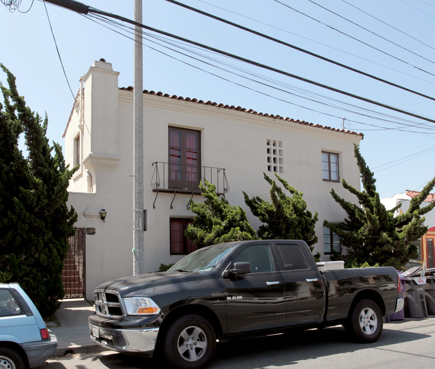 2720 E 4th St in Long Beach, CA - Building Photo