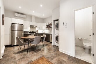 1500 Ave des Pins Ouest in Montréal, QC - Building Photo - Building Photo