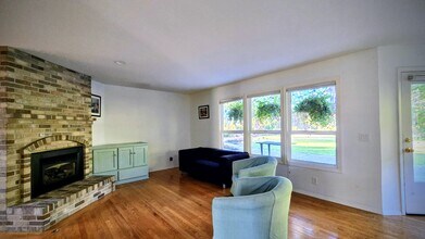 3391 NE Jackson Rd Loop in Hillsboro, OR - Building Photo - Building Photo