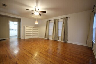 5518 William Holland Ave in Austin, TX - Foto de edificio - Building Photo