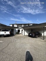 415 N West St in Visalia, CA - Building Photo
