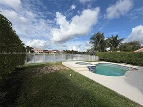 4249 Magnolia Ridge Dr in Weston, FL - Building Photo - Building Photo