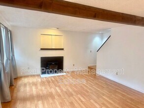 19659 20th Ave NE in Shoreline, WA - Building Photo - Building Photo