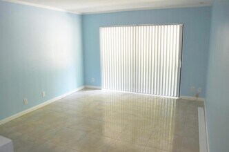 1750 N Congress Ave, Unit 106 in West Palm Beach, FL - Building Photo - Building Photo
