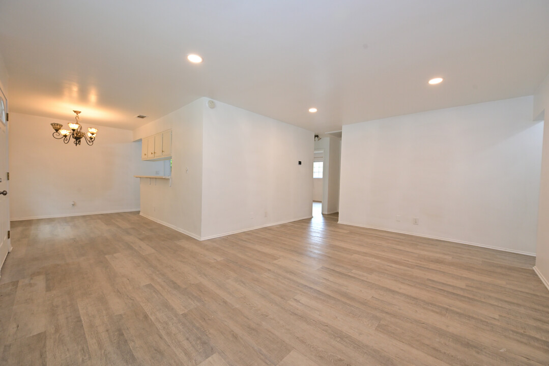 153 W Green St in Claremont, CA - Building Photo