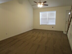 5013 Roscoe Rdg in Columbia, MO - Building Photo - Building Photo