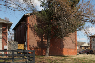 1625 Brick Kiln Ln in Louisville, KY - Building Photo - Building Photo