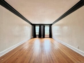 73-20 Austin St in Queens, NY - Building Photo - Building Photo