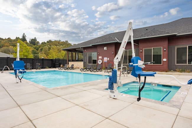 RiverStone Villas in Kelso, WA - Building Photo - Building Photo