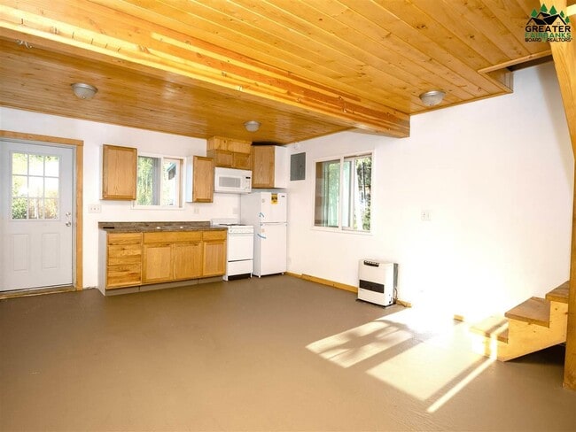 560 Moose Trot Ave, Unit 2 in Fairbanks, AK - Building Photo - Building Photo