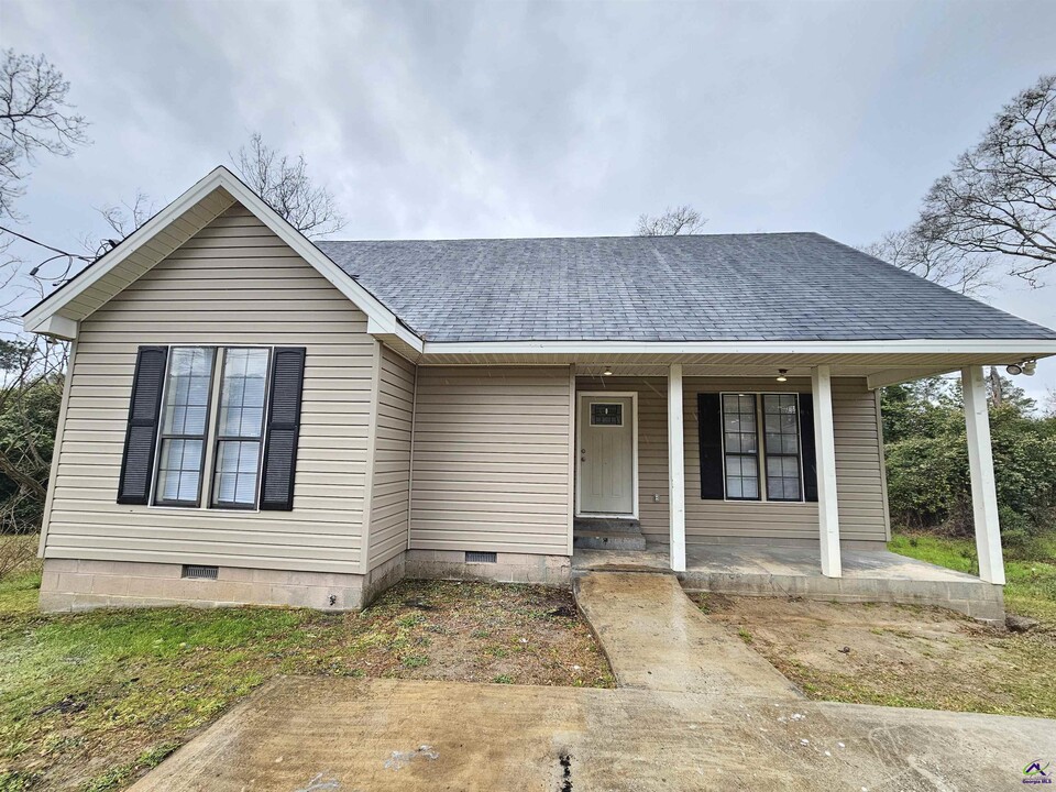 127 Garland Terrace in Warner Robins, GA - Building Photo