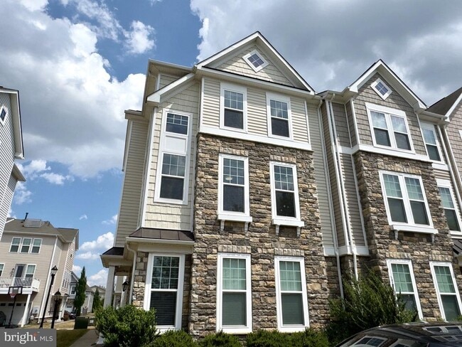 property at 42406 Benfold Square