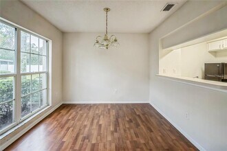 523 Kensington Lake Cir in Brandon, FL - Building Photo - Building Photo