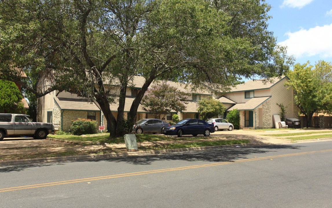 Valley View Condos in Austin, TX - Building Photo