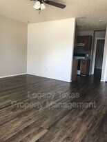1419 W Kilpatrick St in Cleburne, TX - Building Photo