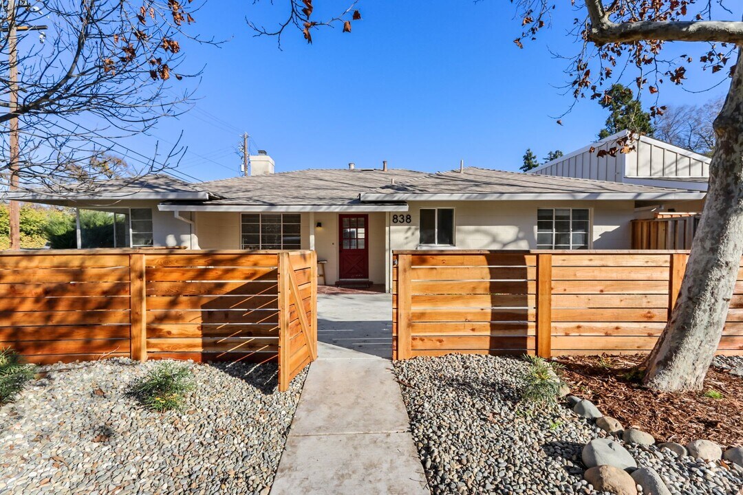 838 D St in Davis, CA - Building Photo