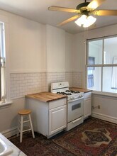 1233 W Newport Ave, Unit #2 in Chicago, IL - Building Photo - Building Photo