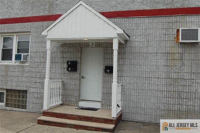 57 Avenel St in Woodbridge Township, NJ - Building Photo - Building Photo