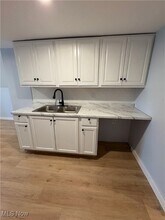 946 E 79th St, Unit 3 in Cleveland, OH - Building Photo - Building Photo