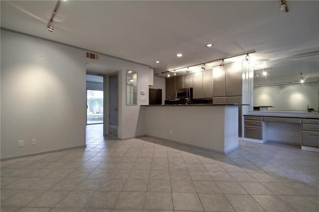 property at 500 E Riverside Dr