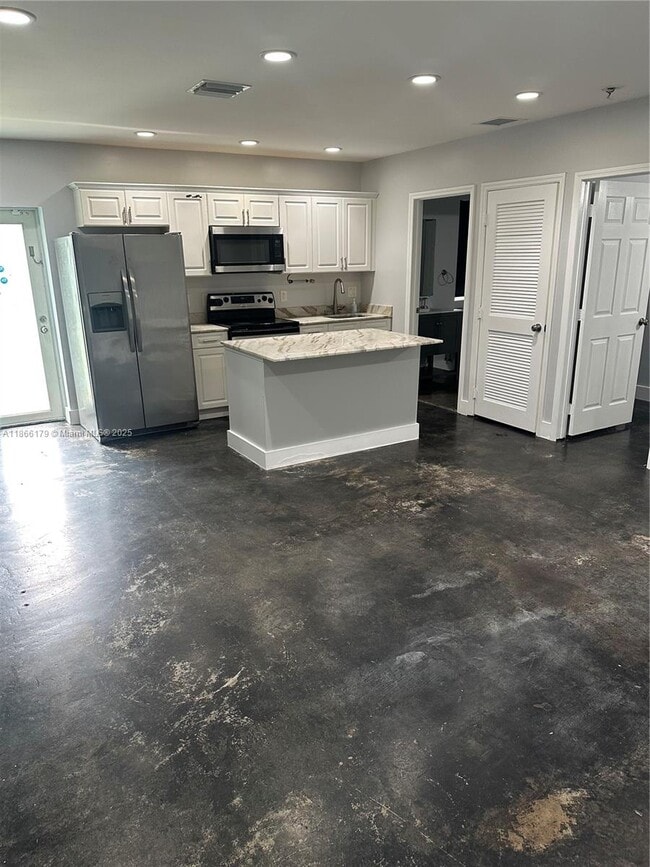 property at 720 N 26th Ave