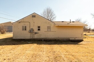 715 E Queen Pl in Tulsa, OK - Building Photo - Building Photo