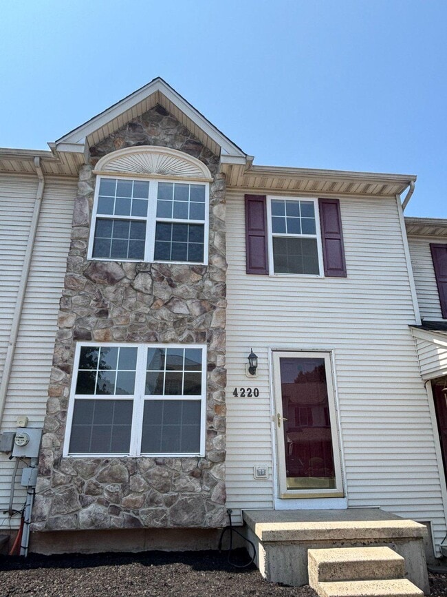 property at 4220 Elm Ct