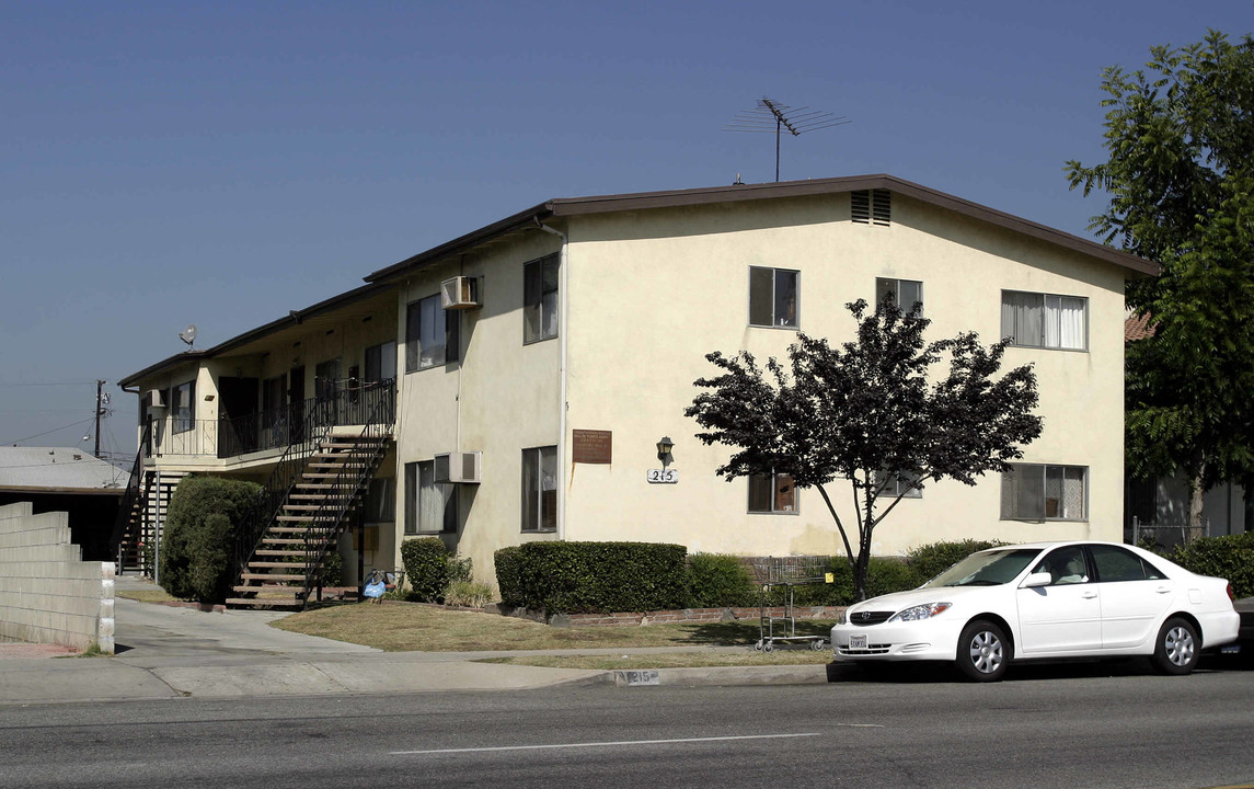 215 N New Ave in Monterey Park, CA - Building Photo