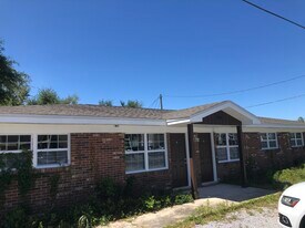 3906 E 11th St, Unit #B in Panama City, FL - Building Photo