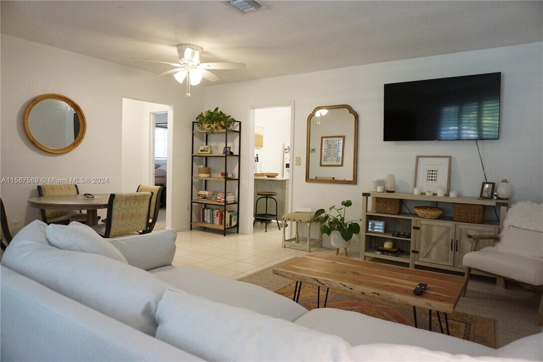 960 Benevento Ave, Unit 0 in Coral Gables, FL - Foto de edificio
