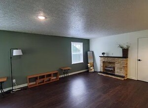 4147 S Hooper Ave in Springfield, MO - Building Photo - Building Photo