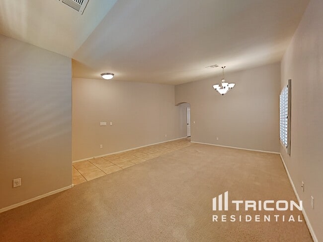 10039 W Hess St in Tolleson, AZ - Building Photo - Building Photo
