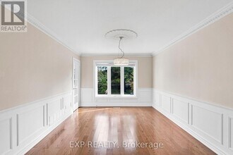 17 Gordon Rowe Crescent in Richmond Hill, ON - Building Photo - Building Photo