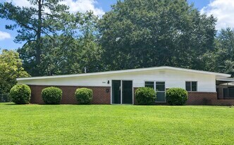 3502 Cottonwood Dr in Montgomery, AL - Building Photo